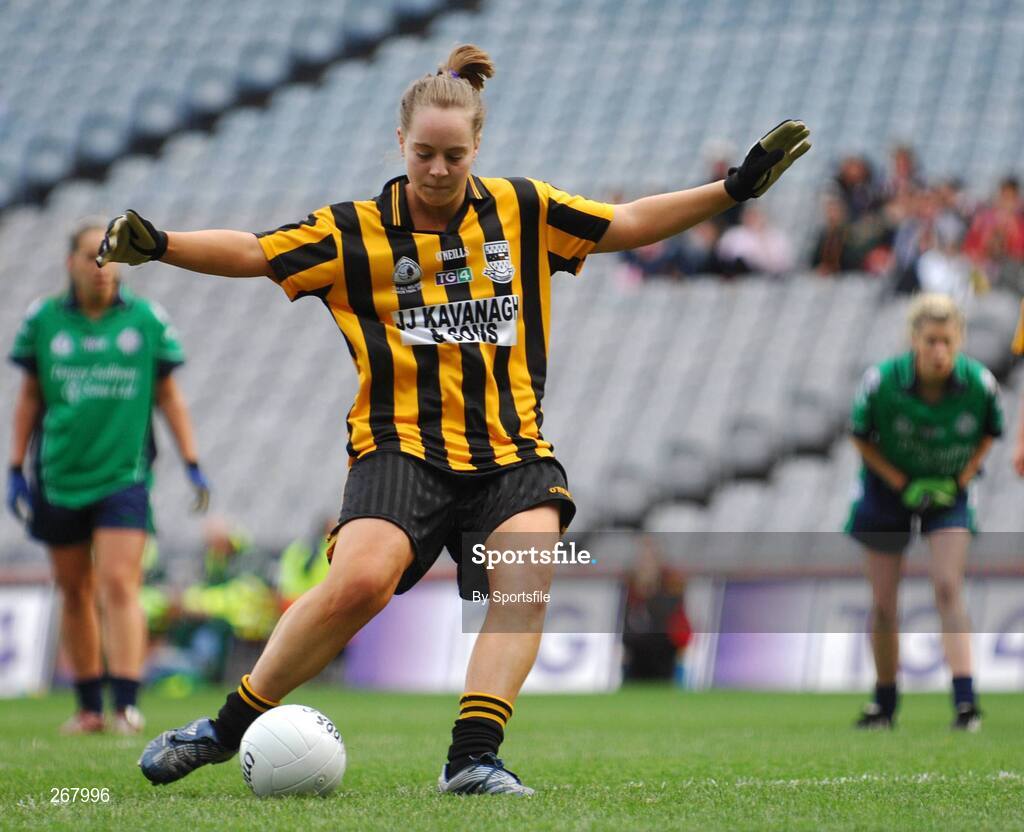 23 September 2007; Kilkenny's Sara McCarthy shoots from the penalty spot to score her side's first goal. TG4 All-Ireland Ladies Junior Football Championship Final, London v Kilkenny, Croke Park, Dublin. Picture credit; Paul Mohan / SPORTSFILE