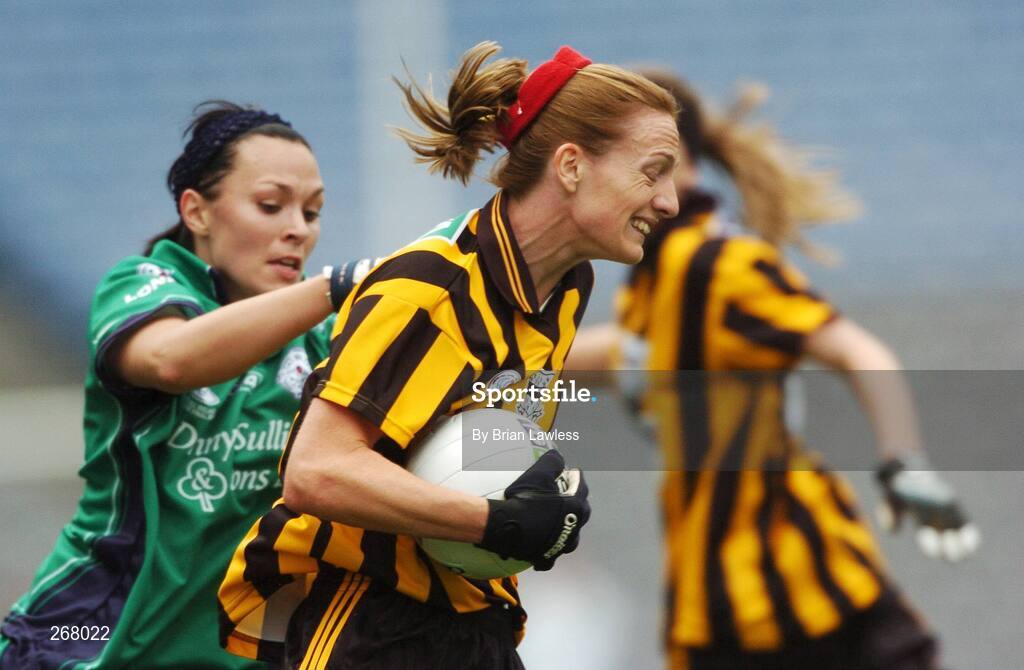 23 September 2007; Caitriona Grace, Kilkenny, in action against Shauna Keogh, London. TG4 All-Ireland Ladies Junior Football Championship Final, London v Kilkenny, Croke Park, Dublin. Picture credit; Brian Lawless / SPORTSFILE