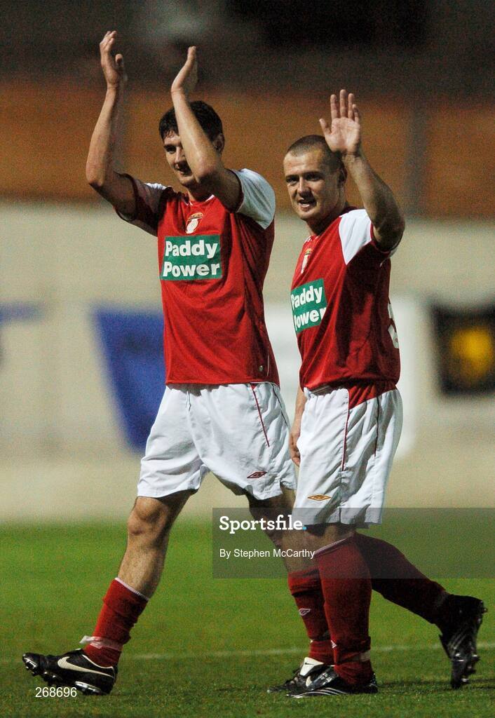 31 August 2007; Anthony Murphy, left, and Dave Rogers, St. Patrick's Athletic, ackowledge their supporters after the game. eircom League of Ireland Premier Division, St. Patrick's Athletic v Waterford United, Richmond Park, Dublin. Picture Credit; Stephen McCarthy / SPORTSFILE