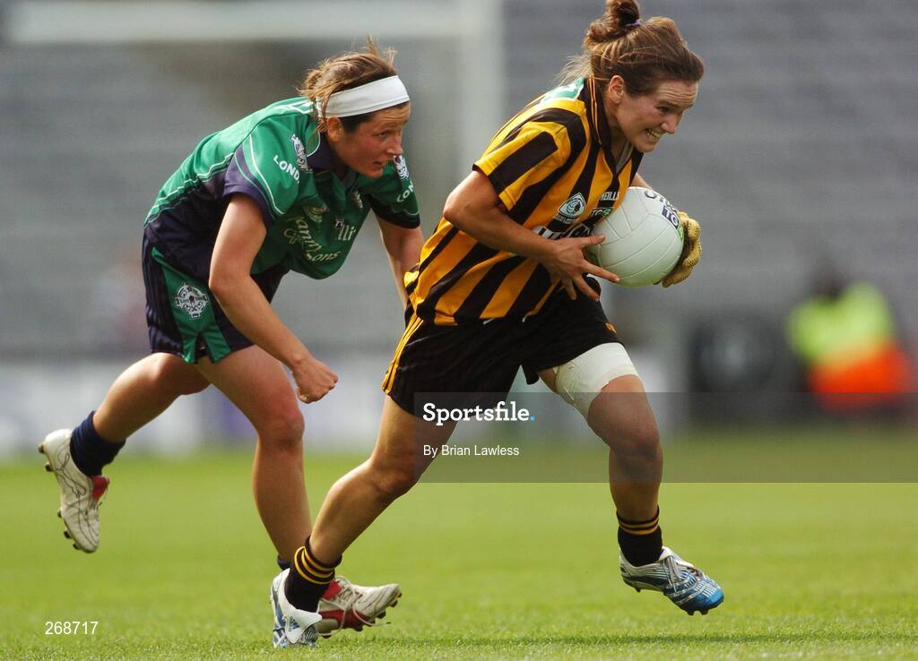 23 September 2007; Miriam O'Keeffe, Kilkenny, in action against Bree White, London. TG4 All-Ireland Ladies Junior Football Championship Final, London v Kilkenny, Croke Park, Dublin. Picture credit; Brian Lawless / SPORTSFILE