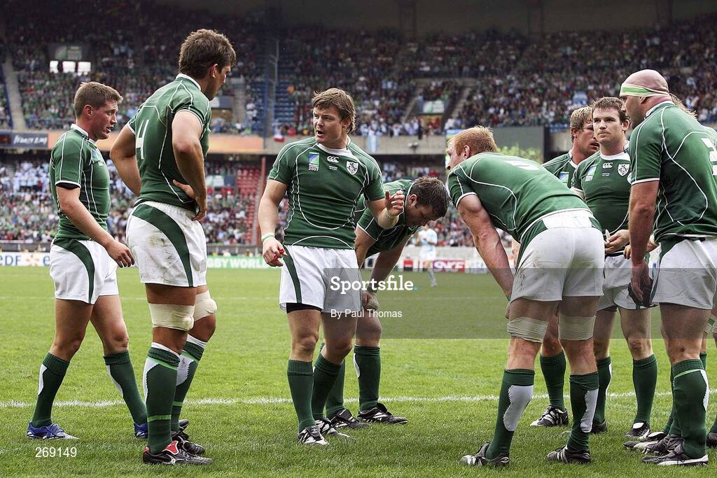 30 September 2007; Ireland captain Brian O'Driscoll speaks to his team-mates after Lucas Borges of Argentina scores. 2007 Rugby World Cup, Pool D, Ireland v Argentina, The Parc des Princes, Paris, France. Picture credit; Paul Thomas / SPORTSFILE