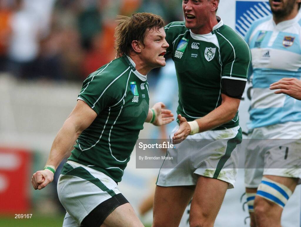 30 September 2007; Ireland captain Brian O'Driscoll celebrates after scoring his side's first try against Argentina with team-mate Ronan O'Gara. 2007 Rugby World Cup, Pool D, Ireland v Argentina, Parc des Princes, Paris, France. Picture credit; Brendan Moran / SPORTSFILE