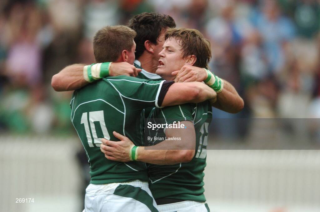 30 September 2007; Ireland's Brian O'Driscoll celebrates with team-mates Ronan O'Gara and Shane Horgan after scoring his side's first try. 2007 Rugby World Cup, Pool D, Ireland v Argentina, Parc des Princes, Paris, France. Picture credit; Brian Lawless / SPORTSFILE