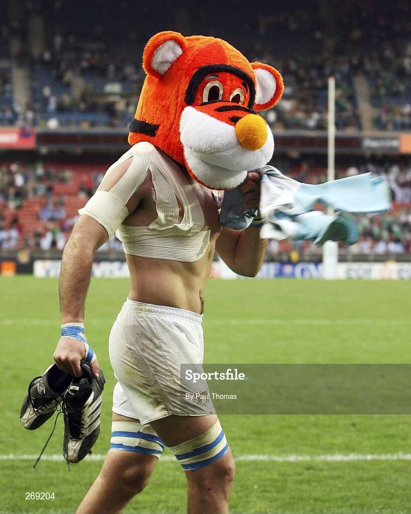 30 September 2007; Juan Martin Fernandez Lobbe, Argentina, celebrates after the win. 2007 Rugby World Cup, Pool D, Ireland v Argentina, The Parc des Princes, Paris, France. Picture credit; Paul Thomas / SPORTSFILE