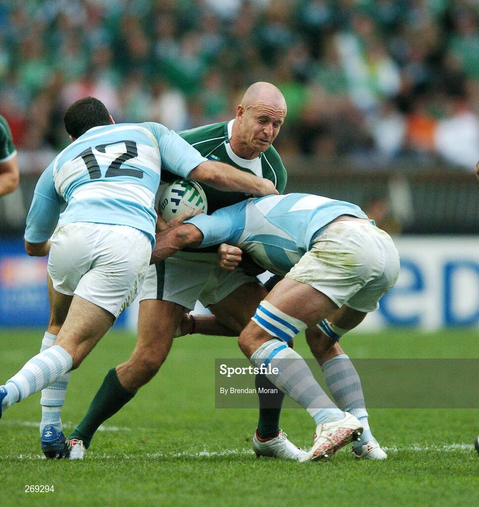 30 September 2007; Denis Hickie, Ireland, is tackled by Felipe Contepomi, left, and Lucas Ostiglia, Argentina. 2007 Rugby World Cup, Pool D, Ireland v Argentina, Parc des Princes, Paris, France. Picture credit; Brendan Moran / SPORTSFILE