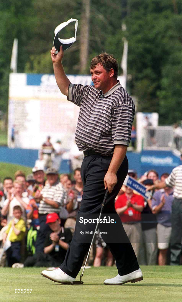 31 July 1999; Darren Clarke acknowledges the applause of the crowd after finishing his round on the 9th during day two of the Smurfit European Open at the K-Club in Straffan, Kildare. Photo by Matt Browne/Sportsfile