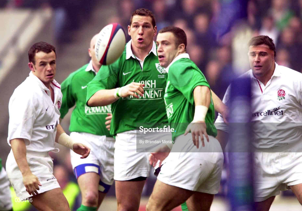 5 February 2000; Robert Casey, centre, and Kevin Maggs, left, of Ireland and Austin Healy of England, left, look on during the Lloyds TSB 6 Nations match between England and Ireland at Twickenham Stadium in London, England. Photo by Brendan Moran/Sportsfile