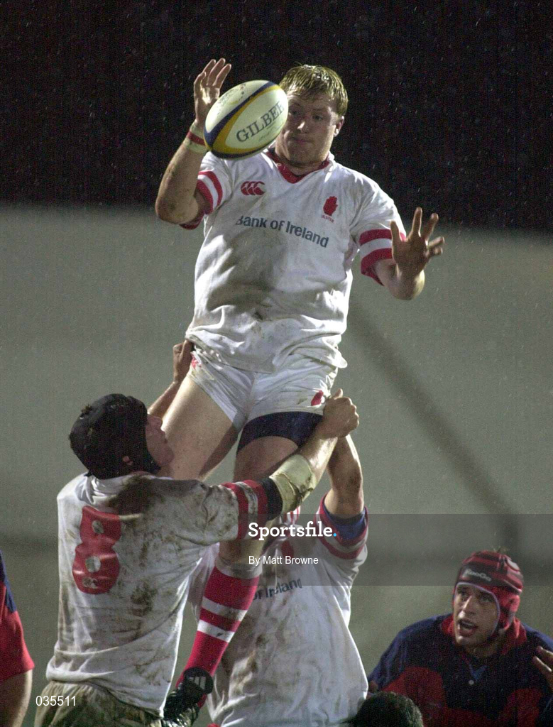 10 December 1999; Eric Miller of Ulster takes the ball in the lineout during the Heineken Cup Pool 3 Round 3 match between Ulster and Llanelli at Ravenhill in Belfast. Photo by Matt Browne/Sportsfile