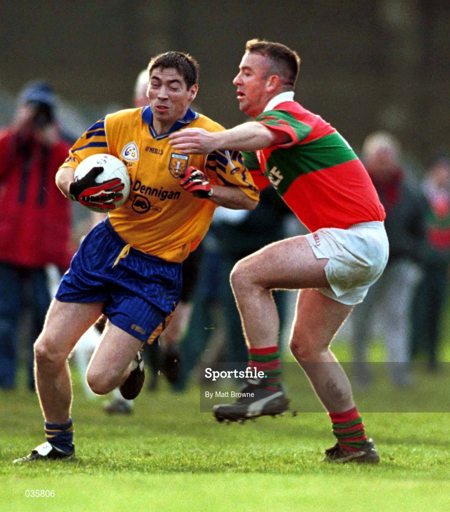 7 November 1999; Ian Foley of Na Fianna in action against Don Doyle of Rathnew during the AIB Leinster Senior Club Football Championship match at the County Grounds in Aughrim, Wicklow. Photo by Matt Browne/Sportsfile