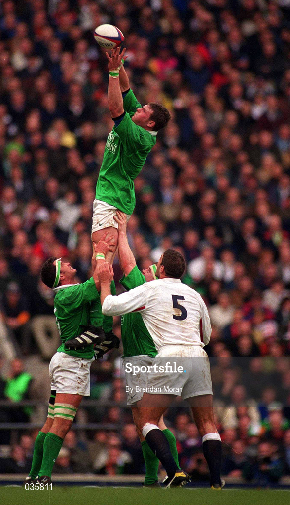 5 February 2000; Malcolm O'Kelly of Ireland wins possession in the line-out during the Lloyds TSB 6 Nations match between England and Ireland at Twickenham Stadium in London, England. Photo by Brendan Moran/Sportsfile