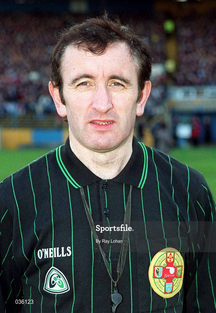13 February 2000; Referee Willie Barrett before the AIB All-Ireland Senior Club Hurling Championship Semi-Final match between Athenry and Birr at Semple Stadium in Thurles, Tipperary. Photo by Ray Lohan/Sportsfile *** Local Caption ***