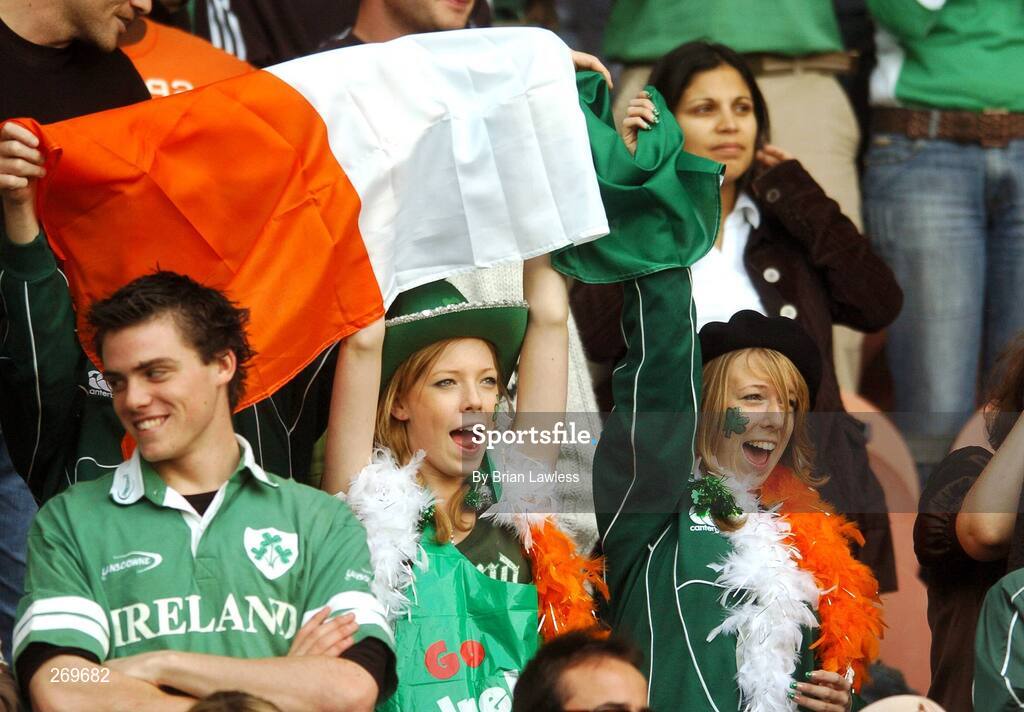 30 September 2007; Ireland fans before the match. 2007 Rugby World Cup, Pool D, Ireland v Argentina, Parc des Princes, Paris, France. Picture credit; Brian Lawless / SPORTSFILE