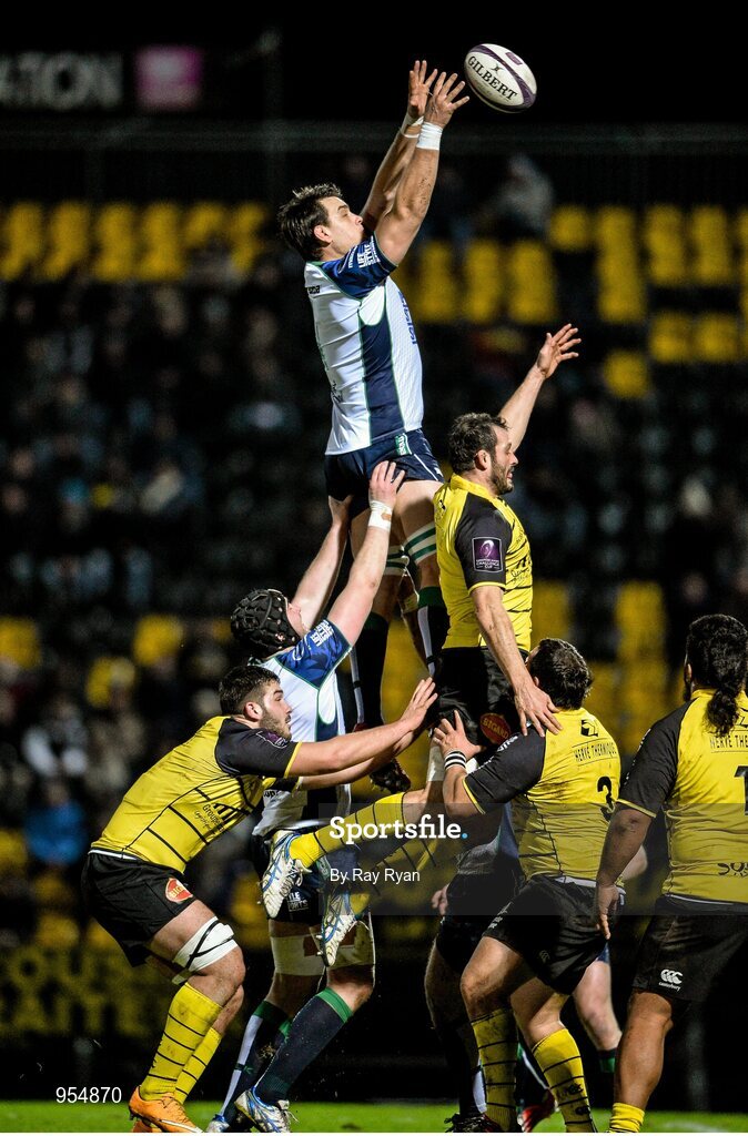 24 January 2015 Quinn Roux, Connacht, wins a lineout against La Rochelle. European Rugby Champions Cup 2014/15, Pool 2, Round 6, La Rochelle v Connacht, Stade Marcel Deflandre, La Rochelle, France. Picture credit: Ray Ryan / SPORTSFILE