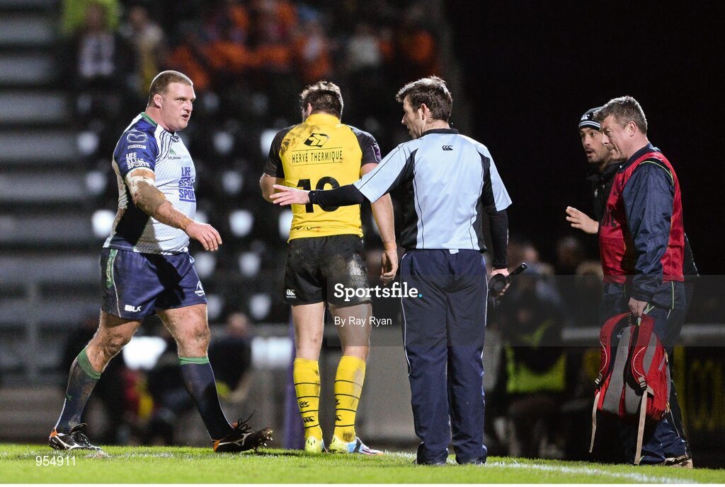 24 January 2015; Nathan White, Connacht, is is sent to the sin bin. European Rugby Champions Cup 2014/15, Pool 2, Round 6, La Rochelle v Connacht, Stade Marcel Deflandre, La Rochelle, France. Picture credit: Ray Ryan / SPORTSFILE