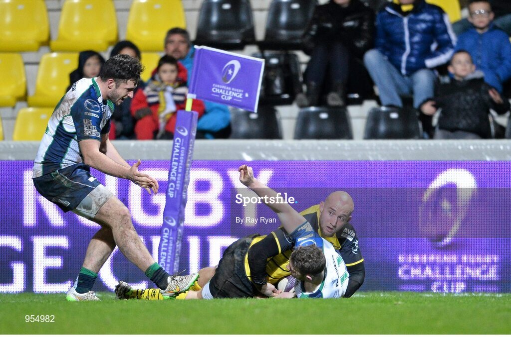 24 January 2015; Matt Healy, Connacht, scores his side's fourth try despite the tackle of Arthur Cestaro, La Rochelle. European Rugby Champions Cup 2014/15, Pool 2, Round 6, La Rochelle v Connacht, Stade Marcel Deflandre, La Rochelle, France. Picture credit: Ray Ryan / SPORTSFILE