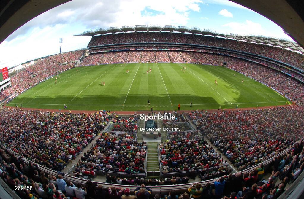 16 September 2007; A general view of Croke Park as referee David Coldrick throws up the ball to start the game. Bank of Ireland All-Ireland Senior Football Championship Final, Kerry v Cork, Croke Park, Dublin. Picture credit; Stephen McCarthy / SPORTSFILE