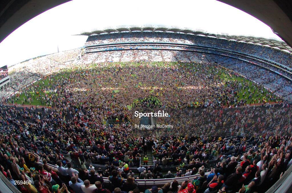 16 September 2007; A general view of Croke Park as Kerry captain Declan O'Sullivan lifts the Sam Maguire Cup. Bank of Ireland All-Ireland Senior Football Championship Final, Kerry v Cork, Croke Park, Dublin. Picture credit; Stephen McCarthy / SPORTSFILE
