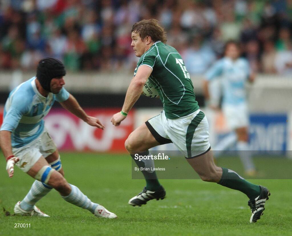 30 September 2007; Ireland's Brian O'Driscoll  in action against Argentina. 2007 Rugby World Cup, Pool D, Ireland v Argentina, Parc des Princes, Paris, France. Picture credit; Brian Lawless / SPORTSFILE