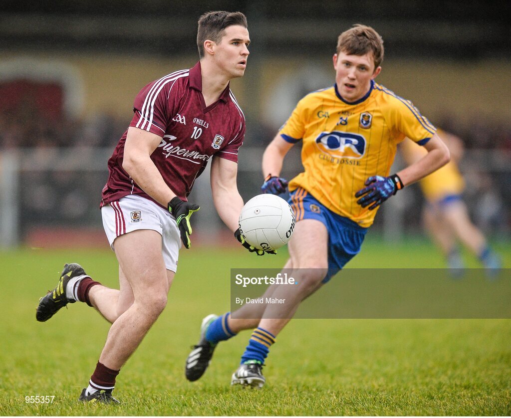 25 January 2015; Sean Denvir, Galway, in action against Ronan Stack, Roscommon. FBD Connacht League Final, Roscommon v Galway, Kiltoom, Co. Roscommon. Picture credit: David Maher / SPORTSFILE