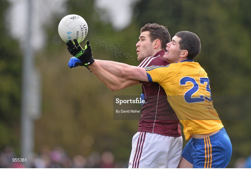 25 January 2015; Fiontan O'Curraoin, Galway, in action against Cathal Shine, Roscommon. FBD Connacht League Final, Roscommon v Galway, Kiltoom, Co. Roscommon. Picture credit: David Maher / SPORTSFILE