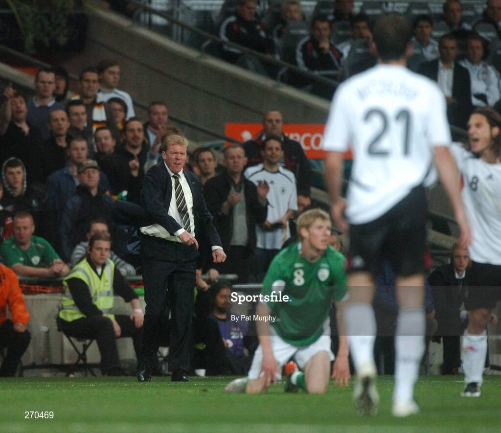 13 October 2007; Republic of Ireland manager Steve Staunton reacts after a tackle on Andy Keogh. 2008 European Championship Qualifier, Republic of Ireland v Germany, Croke Park, Dublin. Picture credit; Pat Murphy / SPORTSFILE