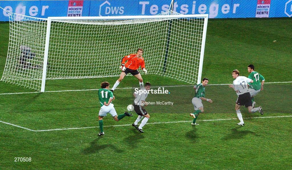 13 October 2007; Kevin Kilbane, Republic of Ireland, shoots at goal during the second half. 2008 European Championship Qualifier, Republic of Ireland v Germany, Croke Park, Dublin. Picture credit; Stephen McCarthy / SPORTSFILE