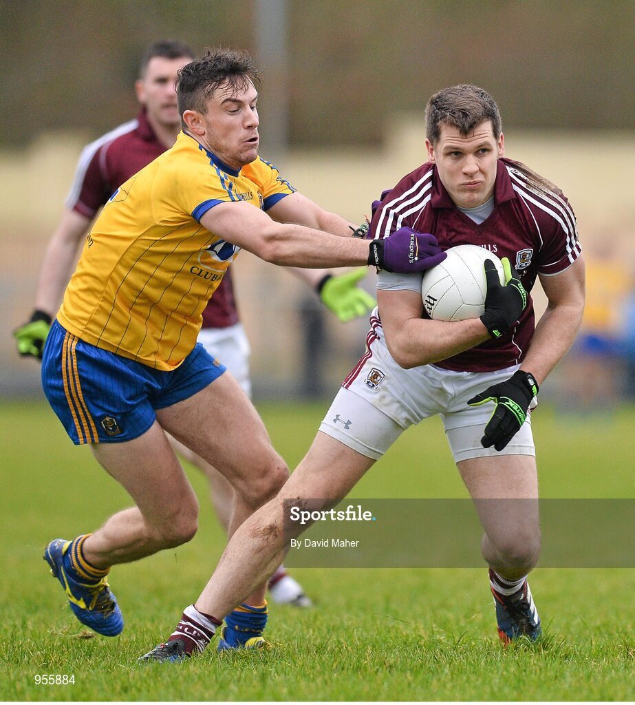 25 January 2015; Eddie Hoare, Galway, in action against Neil Collins, Roscommon. FBD Connacht League Final, Roscommon v Galway, Kiltoom, Co. Roscommon. Picture credit: David Maher / SPORTSFILE