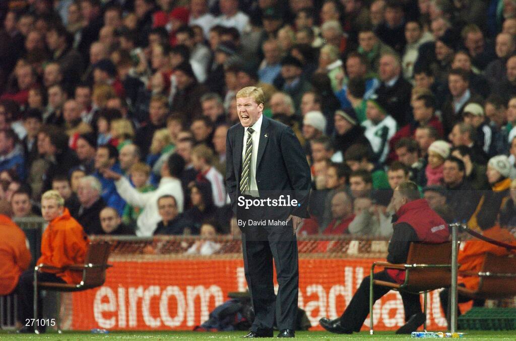 17 October 2007; Republic of Ireland manager Steve Staunton during the game. 2008 European Championship Qualifier, Republic of Ireland v Cyprus, Croke Park, Dublin. Picture credit; David Maher / SPORTSFILE