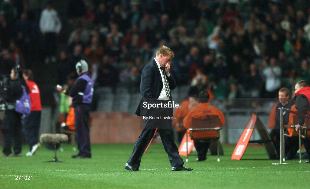 17 October 2007; Republic of Ireland manager Steve Staunton during the game. 2008 European Championship Qualifier, Republic of Ireland v Cyprus, Croke Park, Dublin. Picture credit; Brian Lawless / SPORTSFILE