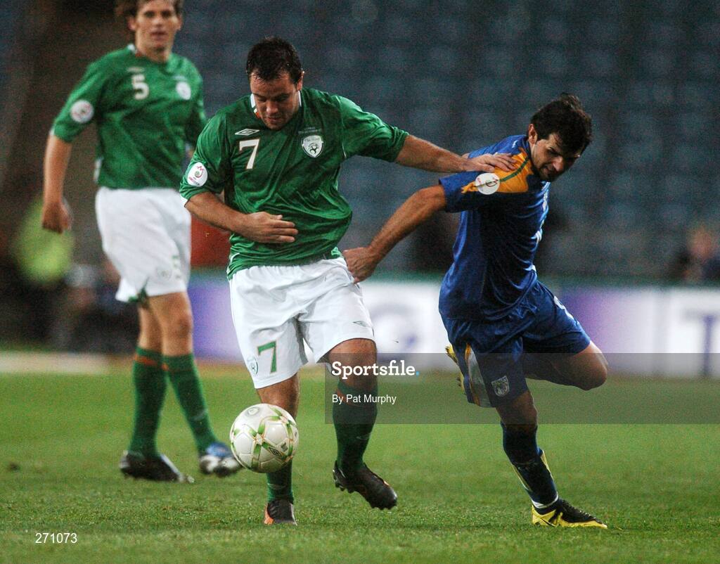 17 October 2007; Andy Reid, Republic of Ireland, in action against Marios Ilia, Cyprus. 2008 European Championship Qualifier, Republic of Ireland v Cyprus, Croke Park, Dublin. Picture credit; Pat Murphy / SPORTSFILE