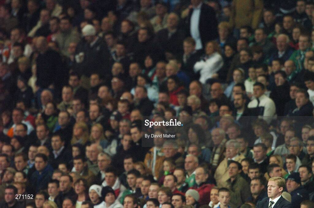 17 October 2007; Republic of Ireland manager Steve Staunton during the game. 2008 European Championship Qualifier, Republic of Ireland v Cyprus, Croke Park, Dublin. Picture credit; David Maher / SPORTSFILE