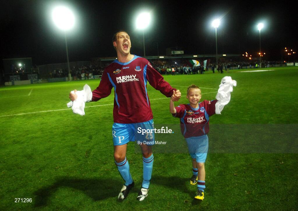 19 October 2007; Drogheda United winning goalscorer Guy Bates celebrates at the end of the game with his son John. eircom League of Ireland Premier Division, Drogheda United v Cork City, United Park, Drogheda. Picture credit; David Maher / SPORTSFILE