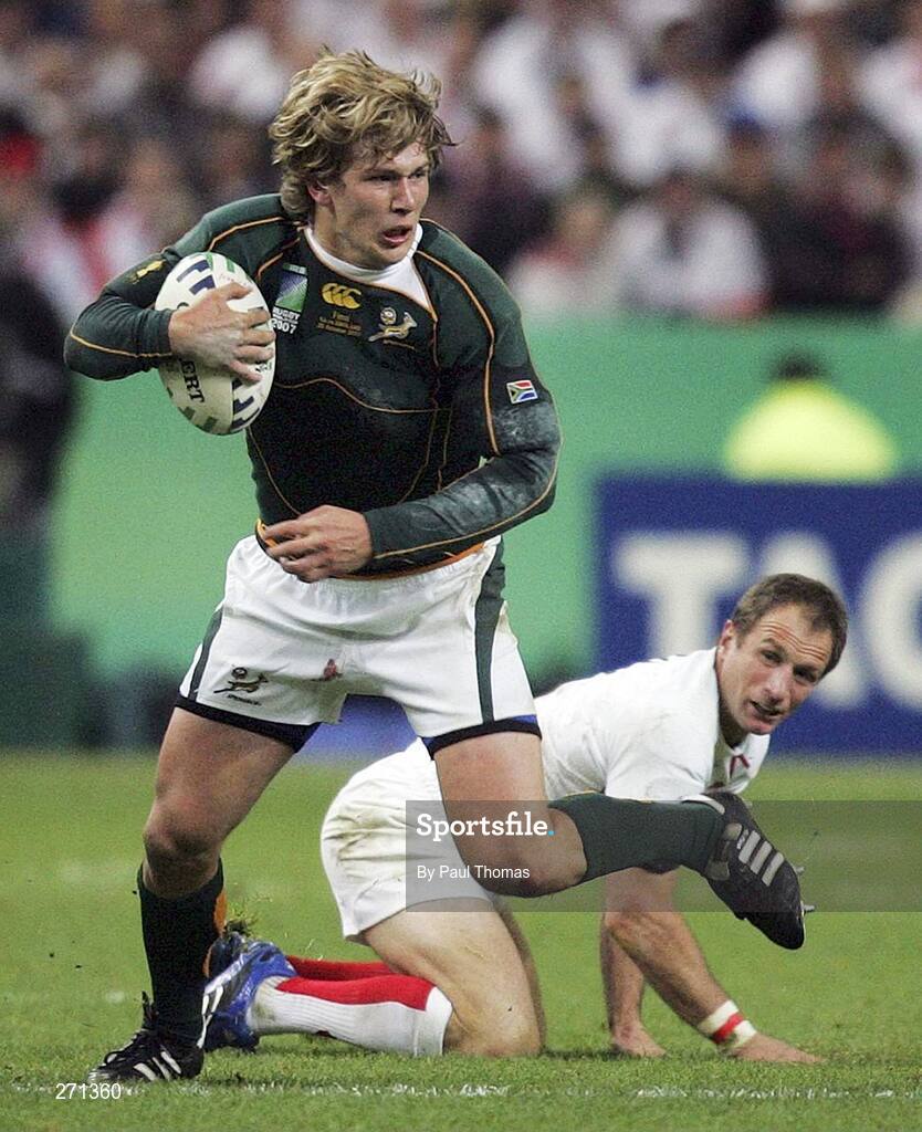 20 October 2007; Francois Steyn, South Africa, attacks past Mike Catt, England. Rugby World Cup Final, South Africa v England,Stade de France, Paris. Picture credit; Paul Thomas / SPORTSFILE