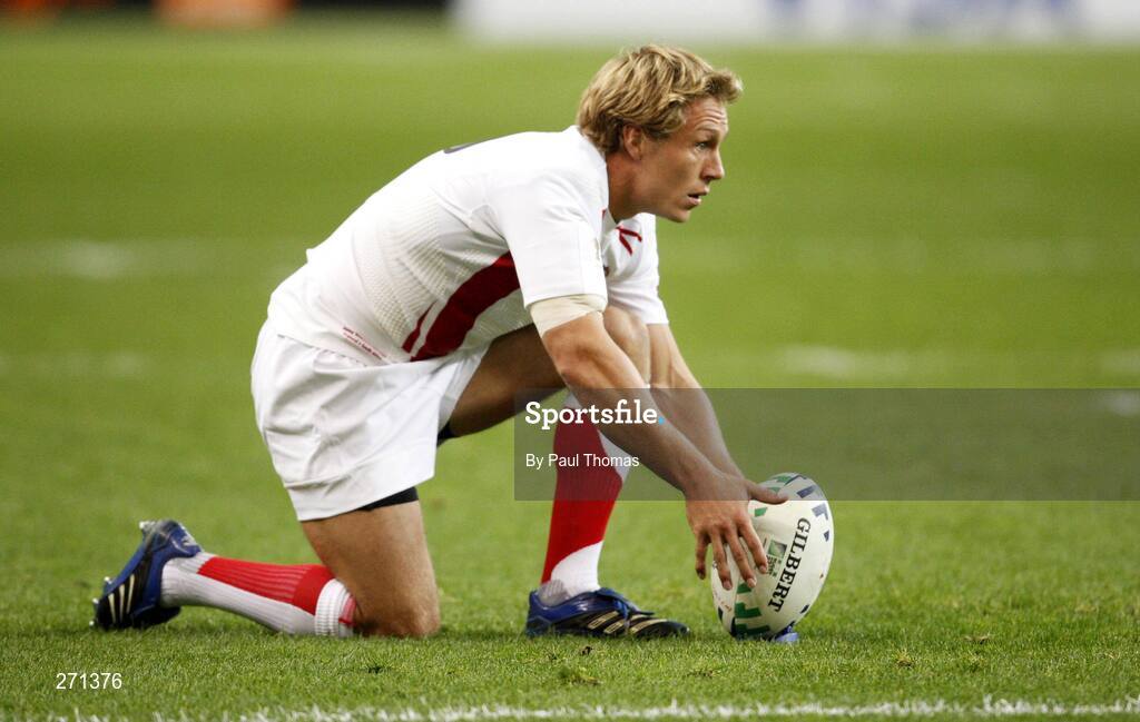 20 October 2007; England's Jonny Wilkinson lines up a ball for a kick. Rugby World Cup Final, South Africa v England,Stade de France, Paris. Picture credit; Paul Thomas / SPORTSFILE