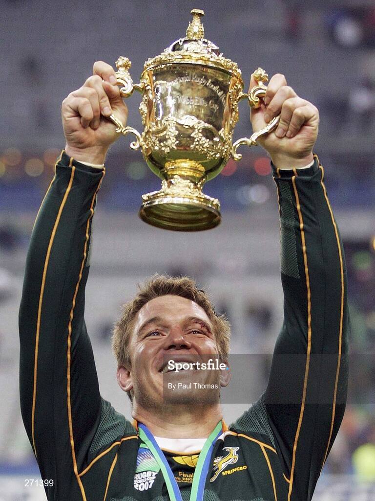 20 October 2007; South Africa captain John Smit celebrate with the trophy. Rugby World Cup Final, South Africa v England,Stade de France, Paris. Picture credit; Paul Thomas / SPORTSFILE