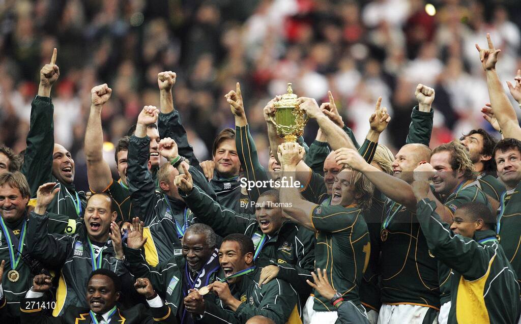 20 October 2007; South Africa squad celebrate with the trophy. Rugby World Cup Final, South Africa v England,Stade de France, Paris. Picture credit; Paul Thomas / SPORTSFILE
