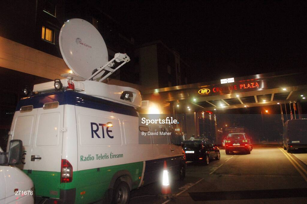 23 October 2007; Media van outside the the Crowne Plaza hotel. The Crowne Plaza Hotel, Santry, Co. Dublin. Picture credit; David Maher / SPORTSFILE