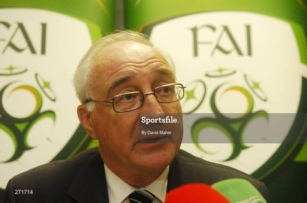 24 October 2007; FAI president David Blood reads out a statment announcing that Stephen Staunton was to step down as Republic of Ireland manager. The Crowne Plaza Hotel, Santry, Co. Dublin. Picture credit; David Maher / SPORTSFILE