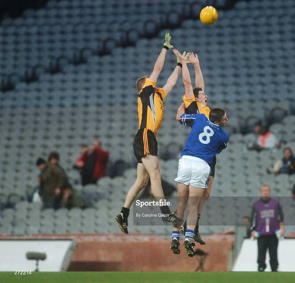 27 October 2007; Eoin Lennon, left, and Sean Cavanagh, Ulster, in action against Darragh O'Se, Munster. M. Donnelly Inter-Provincial Football Championships Final, Munster v Ulster, Croke Park, Dublin. Picture credit: Caroline Quinn / SPORTSFILE *** Local Caption ***