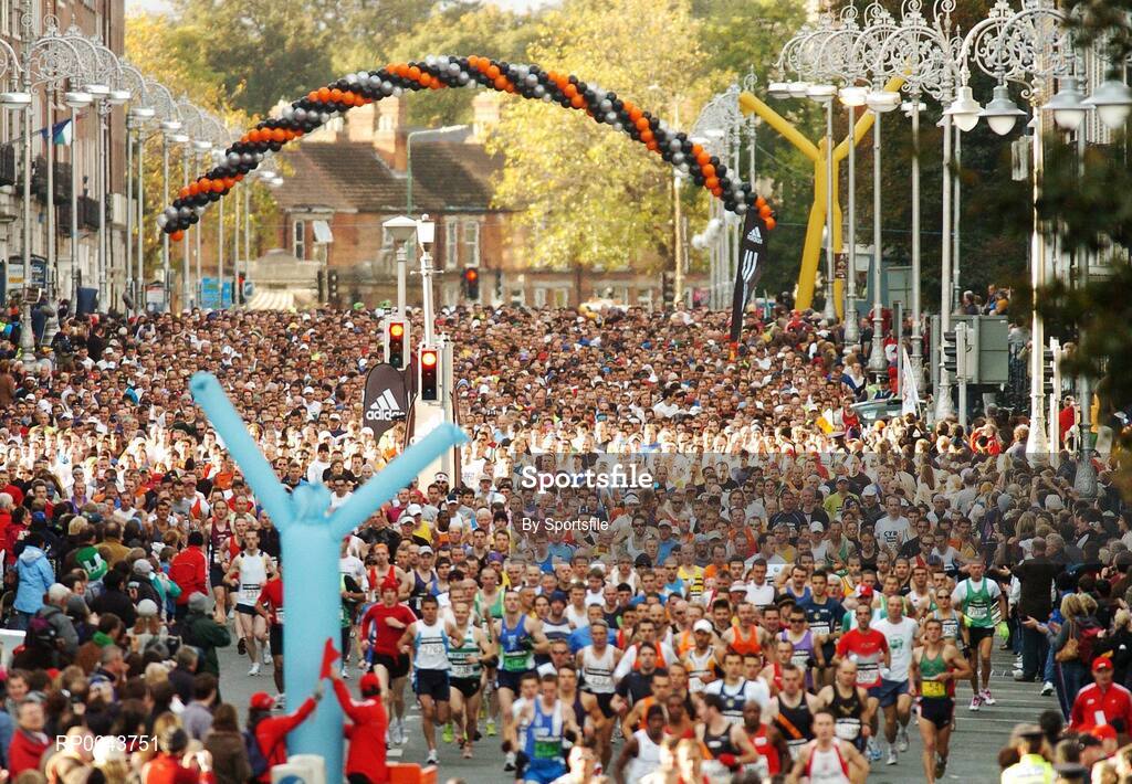 29 October 2007; Competitors during the start of the adidas Dublin City Marathon 2007, Merrion Square, Dublin. Photo by Sportsfile  *** Local Caption ***