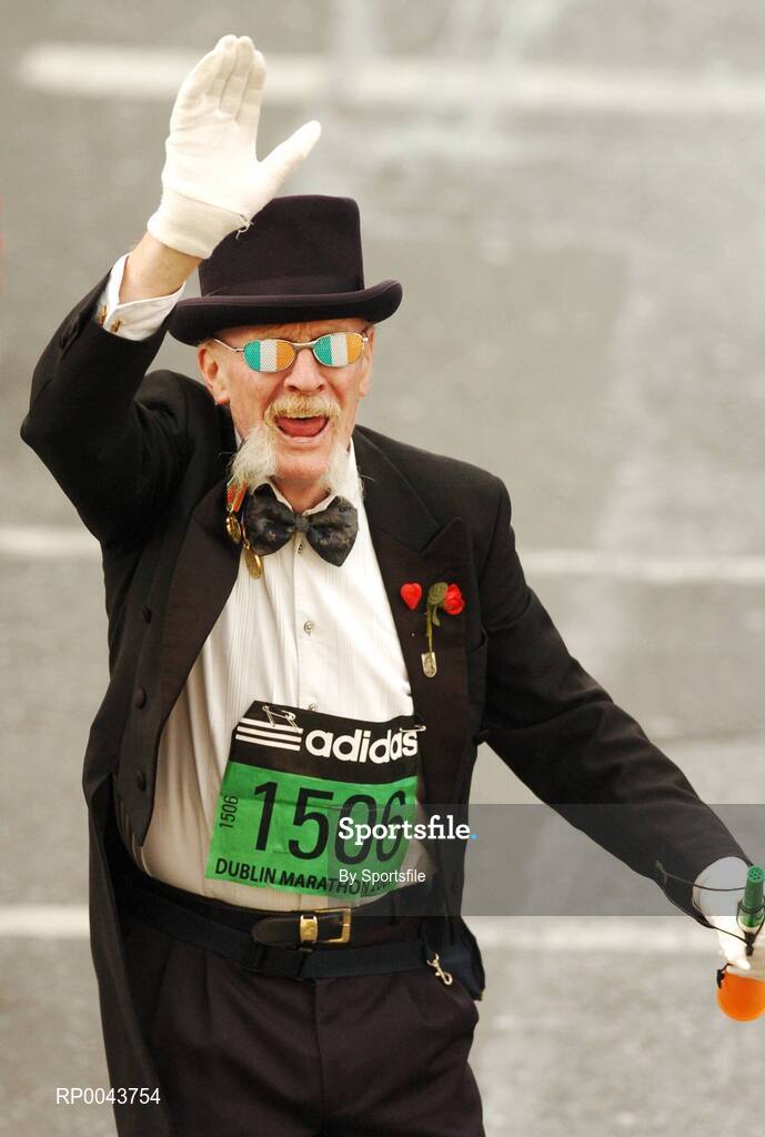 29 October 2007; Damien Barry from Waterford in action during the adidas Dublin City Marathon 2007, Merrion Square, Dublin. Photo by Sportsfile