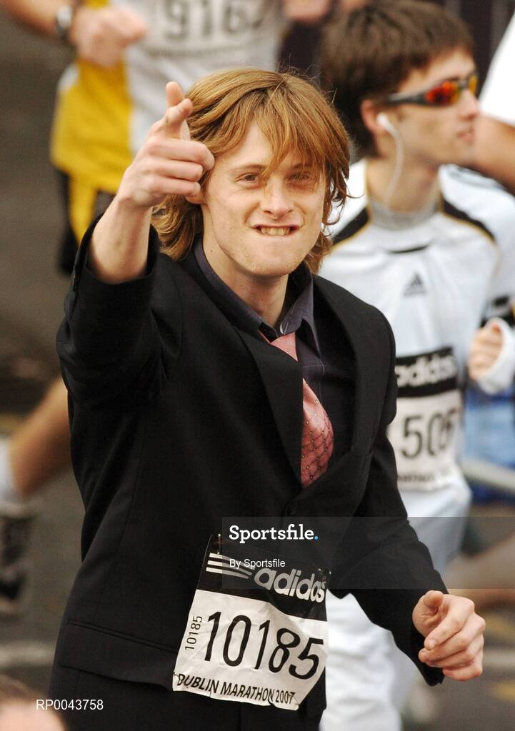 29 October 2007; Cormac O'Connor from Sligo in action during the adidas Dublin City Marathon 2007, Merrion Square, Dublin. Photo by Sportsfile  *** Local Caption ***