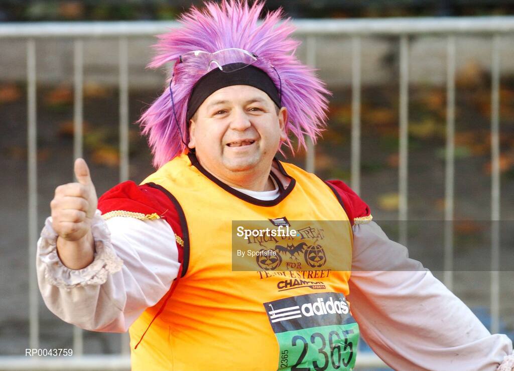 29 October 2007; James Mee in action during the adidas Dublin City Marathon 2007, Merrion Square, Dublin. Photo by Sportsfile