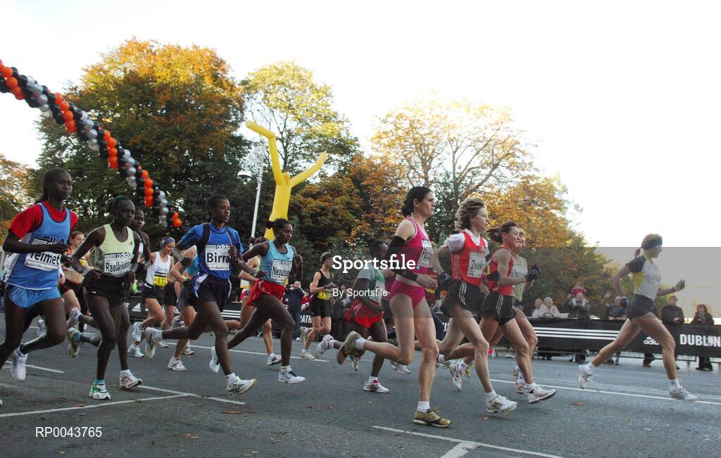 29 October 2007; The women's elite start off in the adidas Dublin City Marathon 2007, Merrion Square, Dublin. Photo by Sportsfile  *** Local Caption ***