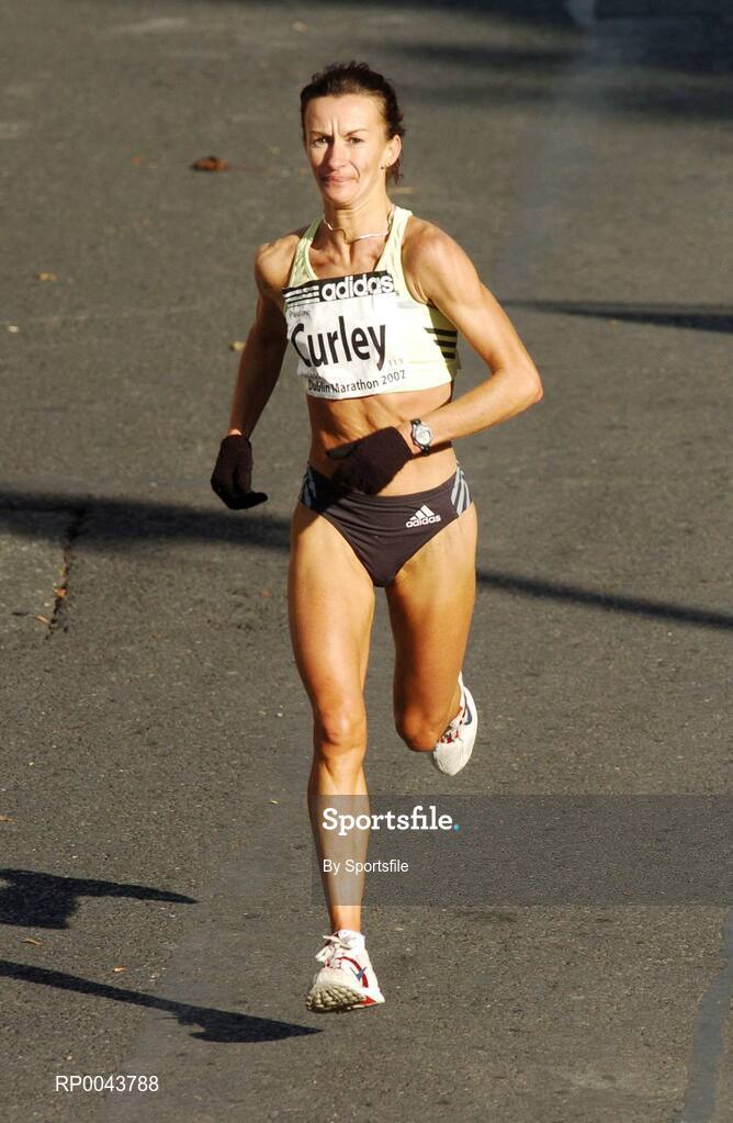 29 October 2007; 1st place women's Irish finisher Pauline Curley from Tullamore Harriers Athletic Club runs towards the finishing line in the adidas Dublin City Marathon 2007, Merrion Square, Dublin. Photo by Sportsfile  *** Local Caption ***
