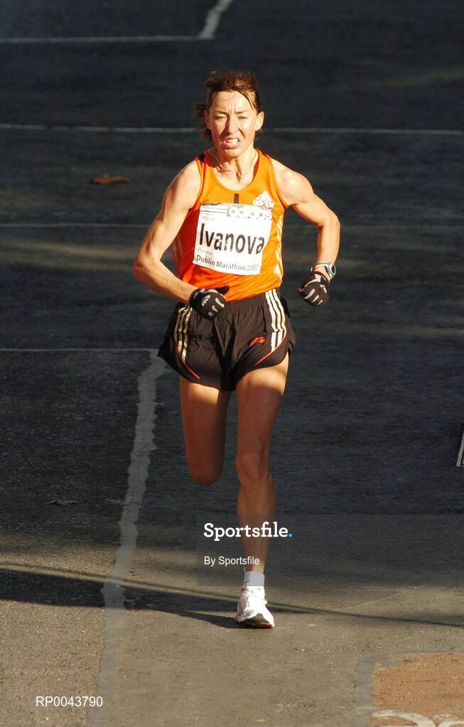 29 October 2007; Women's winner Alina Ivanova from Russia runs towards the finish line during the adidas Dublin City Marathon 2007, Merrion Square, Dublin. Photo by Sportsfile  *** Local Caption ***