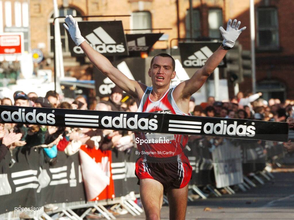 29 October 2007; Winner of the men's race Aleksey Sokolov from Russia, celebrates as he crosses the the line during the adidas Dublin City Marathon 2007, Merrion Square, Dublin. Picture credit: Stephen McCarthy / SPORTSFILE