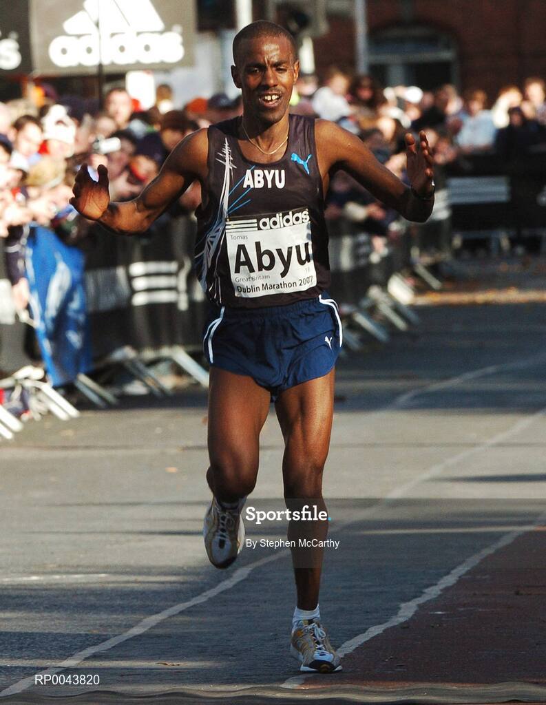29 October 2007; Thomas Abyu, from Great Britian, celebrates as he crosses the line in second position during the adidas Dublin City Marathon 2007, Merrion Square, Dublin. Picture credit: Stephen McCarthy / SPORTSFILE