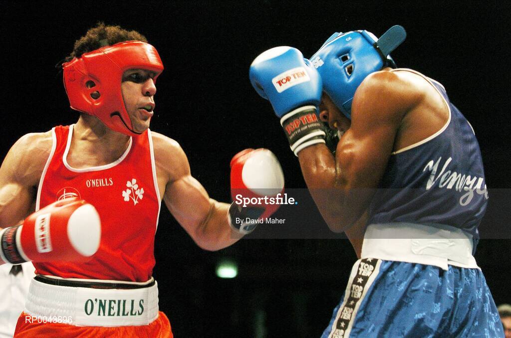 30 October 2007; Darren Sutherland, left, Dublin, Ireland, in action against Alfonso Blanco, Venezuela. AIBA World Boxing Championships Chicago 2007, Middle 75 kg, Darren Sutherland.v.Alfonso Blanco, University of Illinois, Chicago Pavilion, Chicago, USA. Picture credit: David Maher / SPORTSFILE