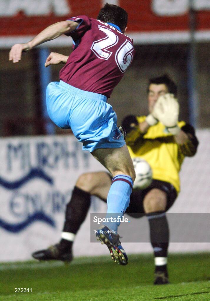 2 November 2007; Bray Wanderers goalkeeper Steve Williams saves a shot from Drogheda United's Ollie Cahill. eircom Premier League Division, Drogheda United v Bray Wanderers, United Park, Drogheda. Photo by Sportsfile